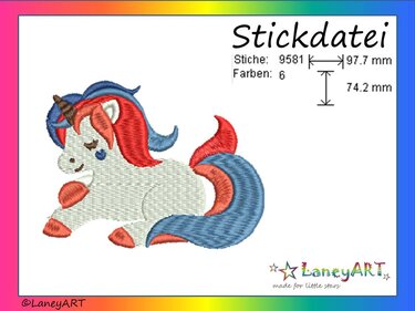 Stickdatei eines liegenden schlafenden Einhorns mit braunem Horn, rot-blauer Mähne und blauem Herz auf der Wange
