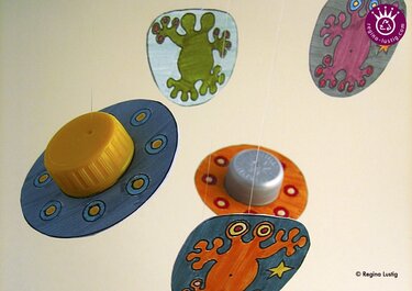 Weltraum-Mobile, Ausmalbogen und Anleitung, basteln für Kinder