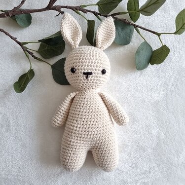 Häkelanleitung Hase Molly auf Deutsch