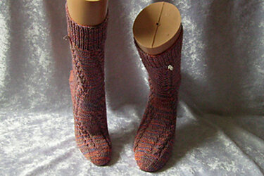 Sockenmuster unruhige Gewässer - Stricken