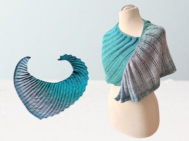 Drachenschwanz-Stricktuch in Türkis und Grau, liegend und drapiert