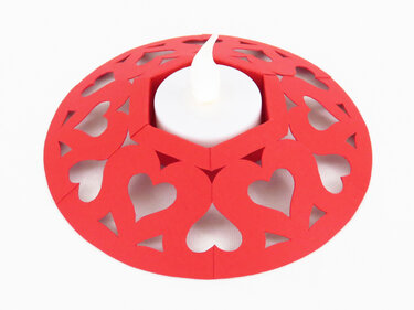 Teelichthalter mit Herzen – Bastelvorlagen und Anleitung - Basteln