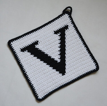 Letter "V" Potholder Crochet Pattern - for beginners