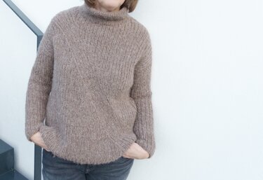 Strickanleitung, Pullover mit diagonalen Querstreifen