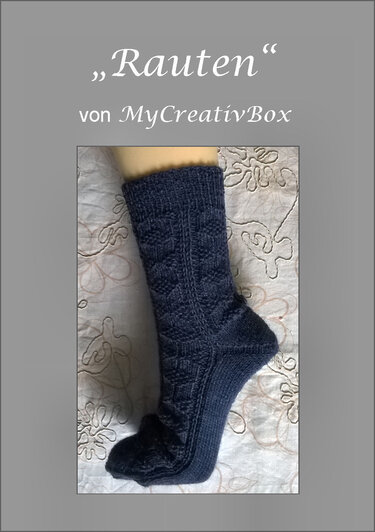 Dunkelblaue gestrickte Socke mit Rautenmuster, Seitenansicht