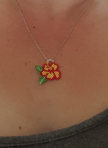 kleine Hibiskusblüte / Perlenanhänger / Charm / Ohrring - Basteln