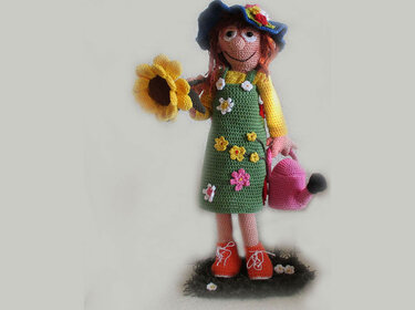 Flowergirl Iris - Crochet