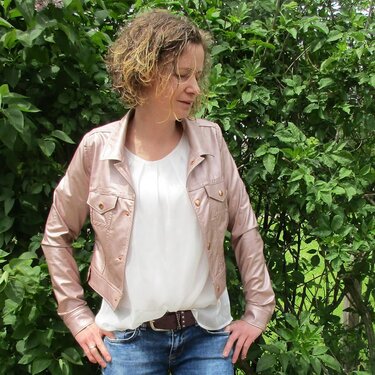 Linnea Jeansjackenschnitt mit Kappnähten von  32 - 56