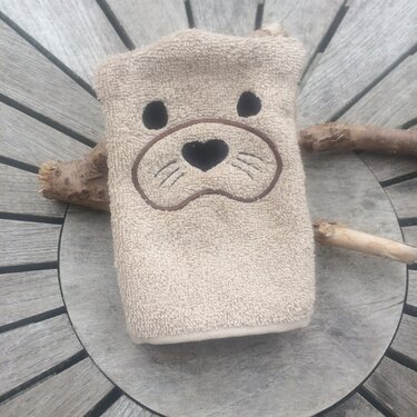 Otter-Waschhandschuh Stickdatei ITH 13x18 - Sticken