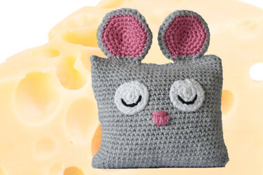 Crochet Pattern: Mouse Cushion