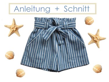 Blau-weiß gestreifte Kinder-Shorts mit Paperbag-Bund, Schleife und Taschen als Schnittmusterbeispiel.