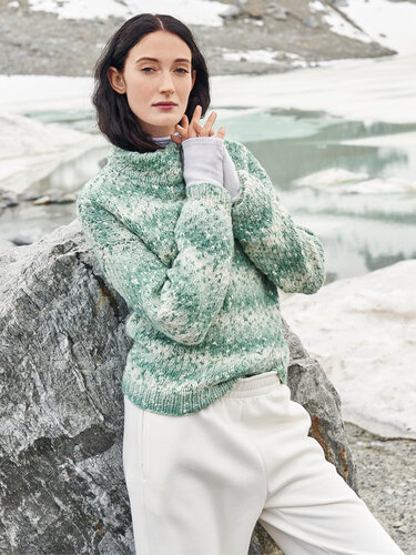 Strickanleitung: Pulli mit Stehkragen und modischem Degradé-Effekt