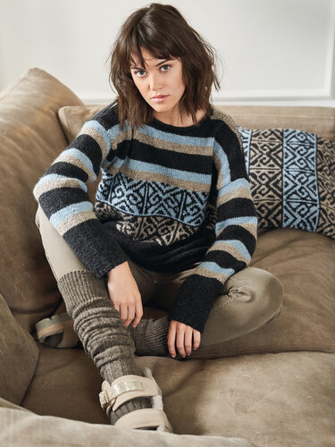 Strickanleitung: Pulli und Kissen mit graphischem Muster