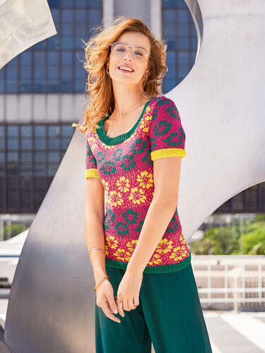 Strickanleitung: Strickshirt mit ausgefallenem Blumendekor