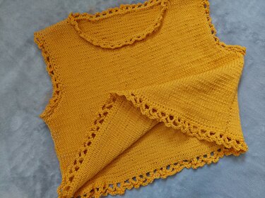 Strickanleitung Mädchentop mit Häkelkante Größe 128!