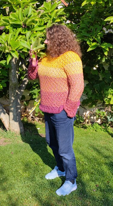 Oversize Häkelpulli Schwesternschaft