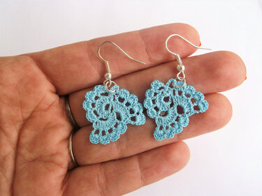 Three petal earrings - Crochet