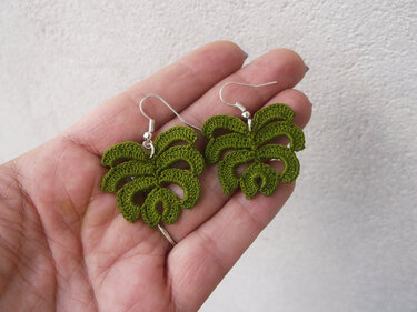 Monstera earrings - Crochet