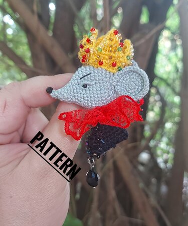 Mouse brooch crochet pattern, PDF in English