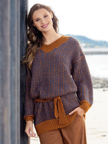 Tunika-Kleid oder V-Ausschnitt-Pulli mit Hebemaschenmuster in Kupfer und Dunkelblau