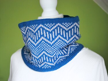 "Shelby" Cowl - knitting pattern for stranded colourwork cowl