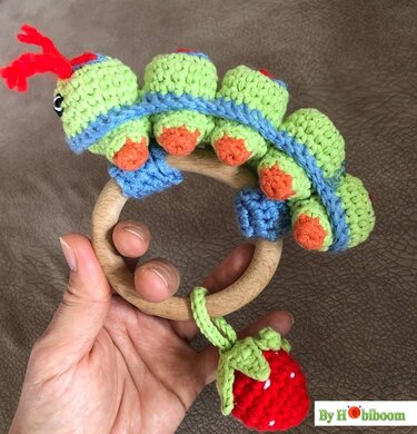 Caterpillar baby rattle - Crochet