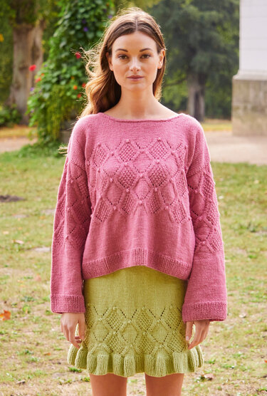 Pulli und Rock mit Noppen-Lochmuster in Grün und Rosa