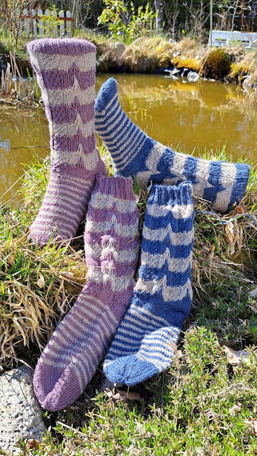 Socken Strickanleitung " hochgezogene Maschen "