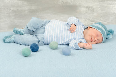 Kuschelige Schühchen & Mützchen für Buben und Mädchen