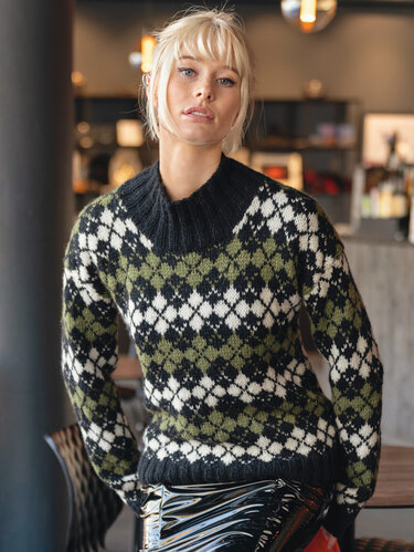Pulli im Jacquardmuster