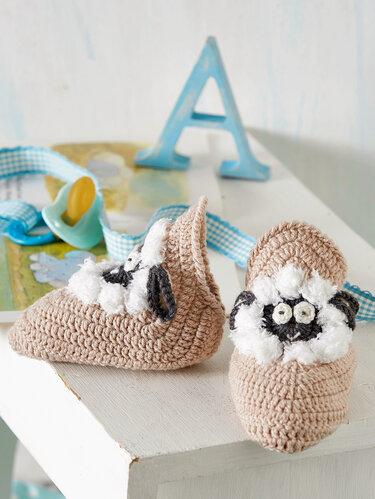 Babyschühchen mit flauschigem Schafsgesicht - Häkeln