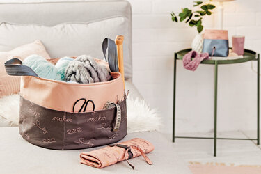 Set aus Wollkörbchen-Duo mit Garnaufnehmer und Nadelmappe - Nähen