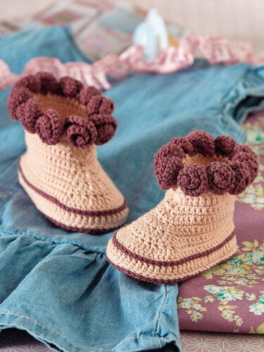 Gehäkelte Babystiefelchen in Rosa und Beere - Häkeln