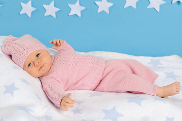 Pulli, Hose und Mütze in Rosa