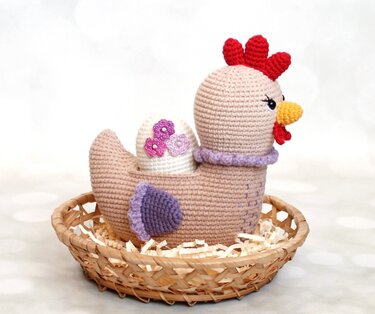 Easter Hen Crochet Pattern