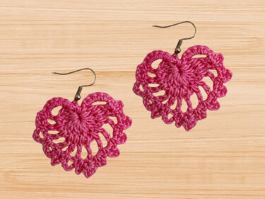 crochet heart earrings pattern