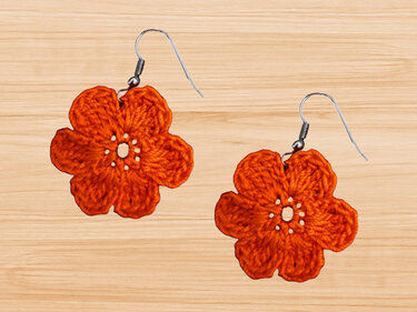 Crochet flower earrings pattern