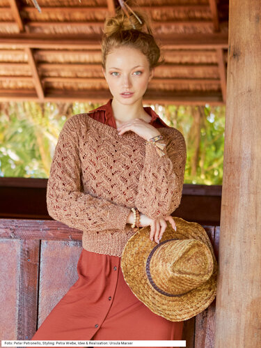 Zimtbrauner gestrickter Kurzpulli