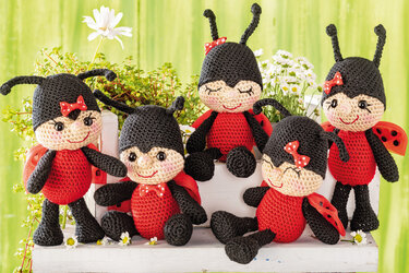 Gehäkelte Marienkäferbande als Tischdeko - Häkeln