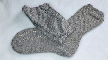 Strickanleitung "April Socks"