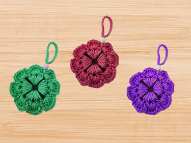 Crochet 3d flower keychain pattern