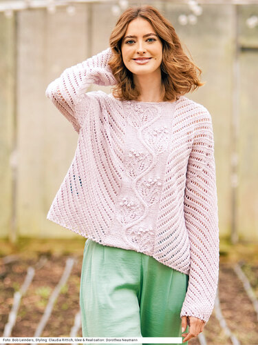 Pulli mit Blattranke und Diagonalrippen in Flieder