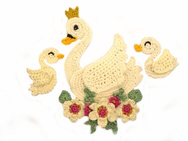 Swan and babies crochet pattern applique