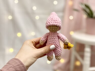 Häkelanleitung Schlüsselanhänger | Schlafpuppe „Elia“