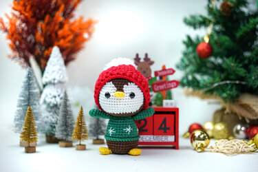Christmas penguin PDF pattern crochet - amigurumi penguin christmas pattern