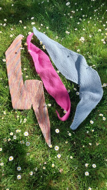 LIL scarf, knitting pattern, Minishawl, knitted  scarf, all yarns and sizes