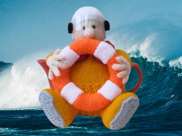 TeaCosyFolk's RNLI Crew Member Tea Cosy Knitting Pattern