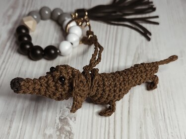 Crochet pattern dachshund pendant PDF and video tutorial