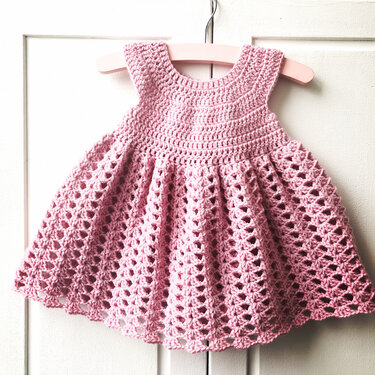Baby dress Fiona – crochet pattern