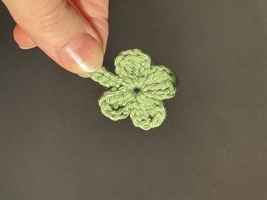 Kleeblatt als Glücksbringer, Verzierung oder um „Danke zu sagen“ ca. 4 cm - Häkeln